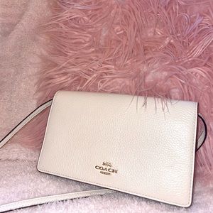 OFF WHITE COACH CROSSBODY PURSE !